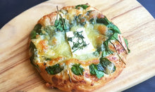 Load image into Gallery viewer, Wilted Spinach and 3 Cheese Sciachiatta 4 Pack 600g
